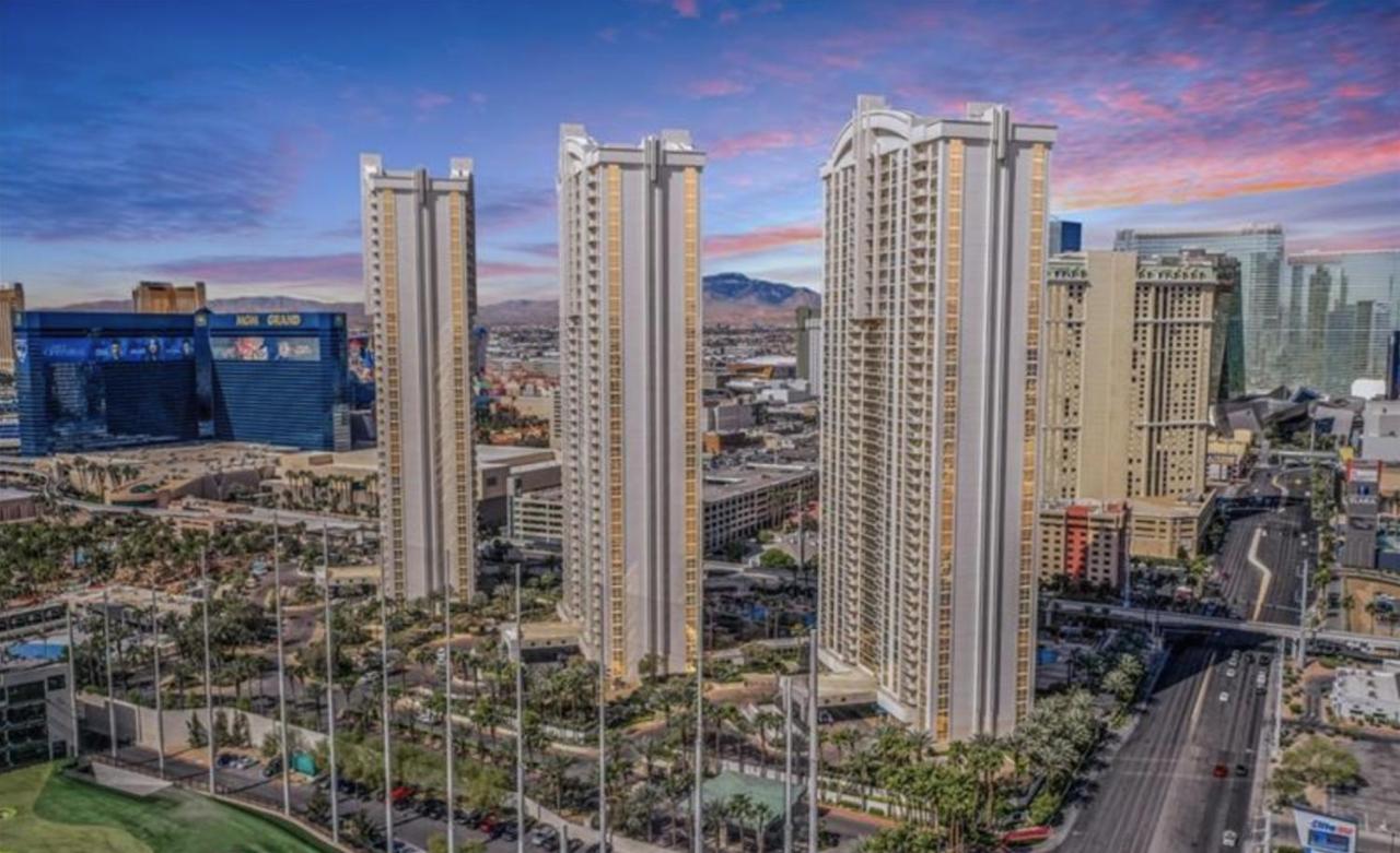 Balcony Full Strip View Suite Mgm Signature Free Valet 拉斯维加斯 外观 照片