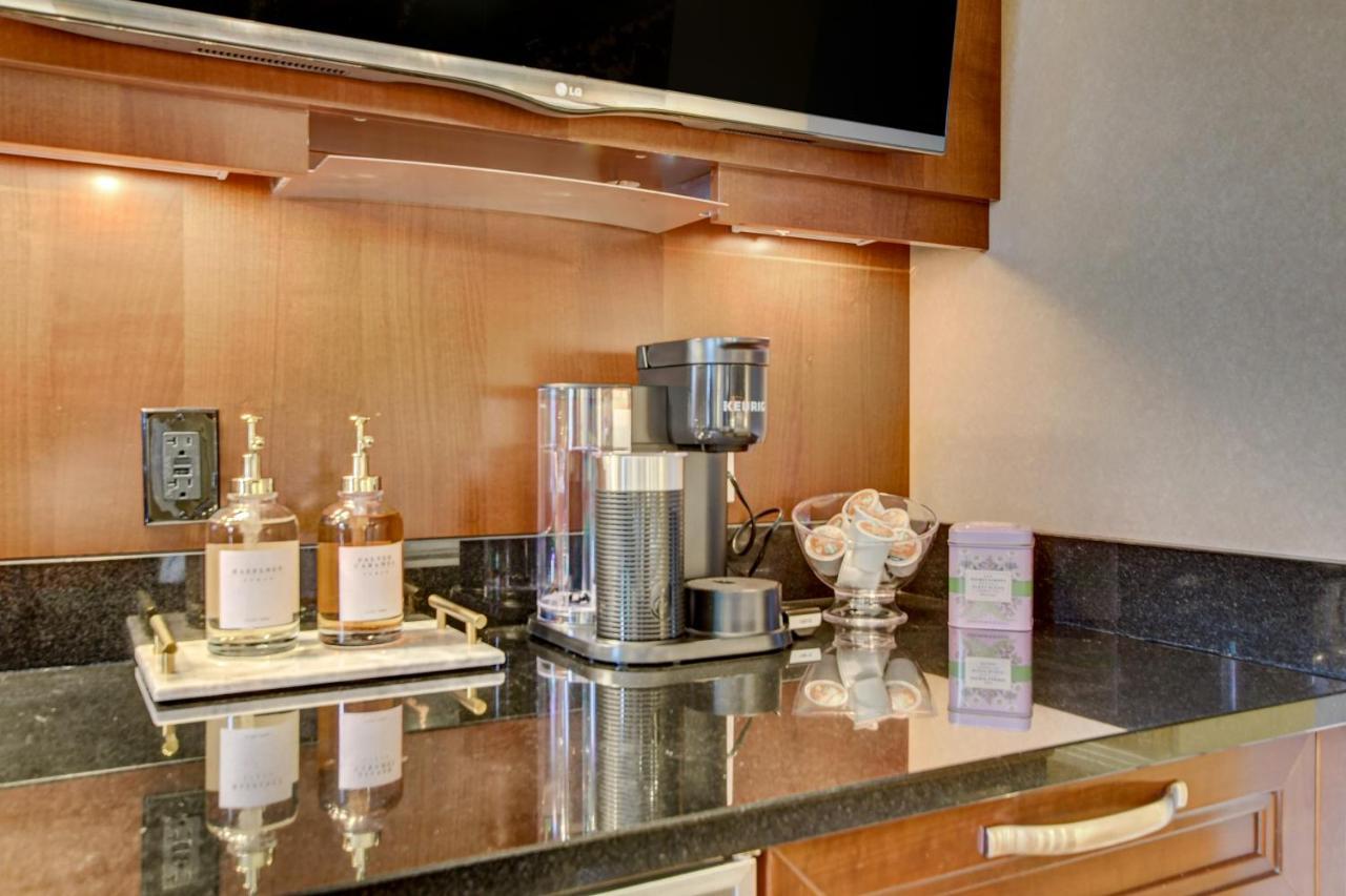 Balcony Full Strip View Suite Mgm Signature Free Valet 拉斯维加斯 外观 照片